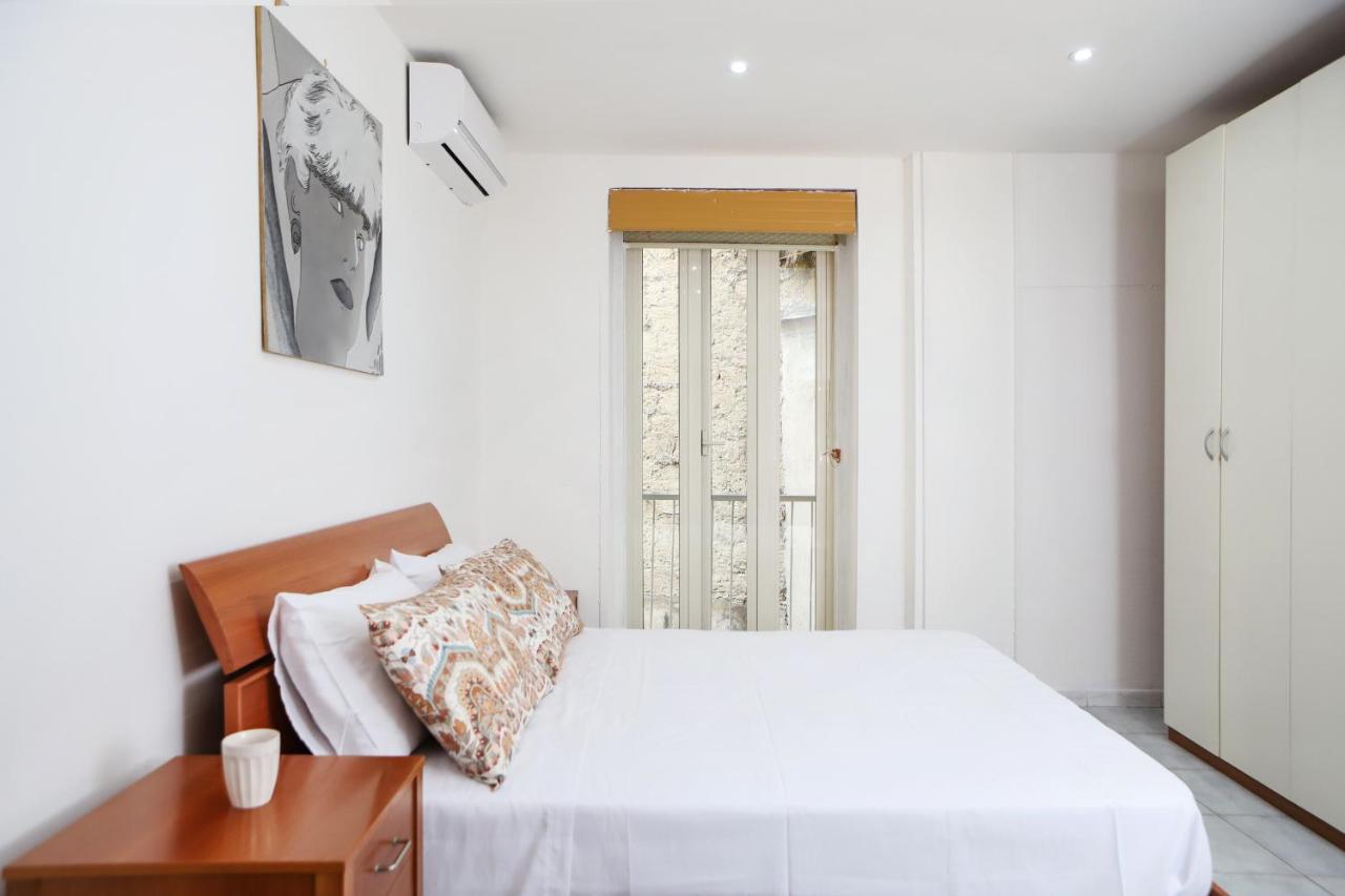Napoli Centrale Budget Apartment Ngoại thất bức ảnh
